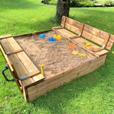 Sandbox with bench 1500 x 1500 mm